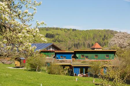 Ferienhäuser und Schäferwagen