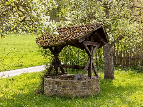 Brunnen am Bienenhaus