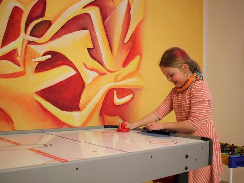 Airhockey im Spielzimmer