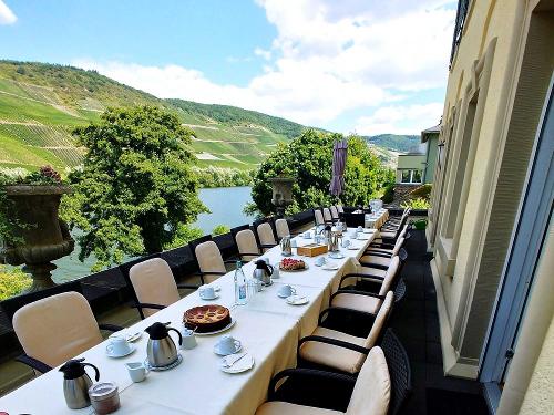Kaffeetafel auf der Terrasse