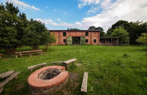 Garten mit Feuerstelle