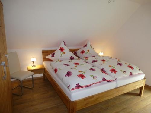 Schlafzimmer_Nussbaum