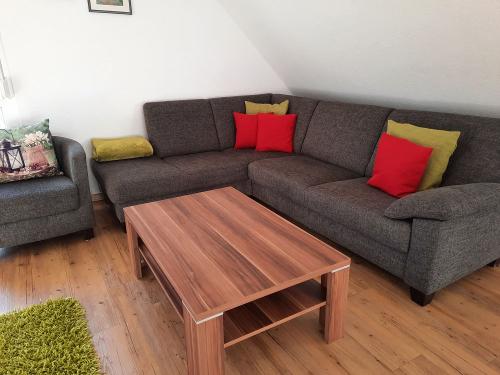 Gemütliches Sofa_Nussbaum