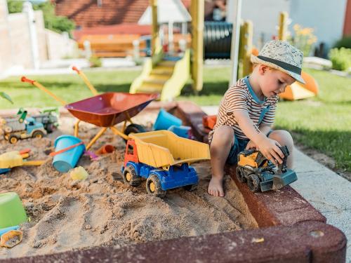 Austoben im neuen Sandkasten