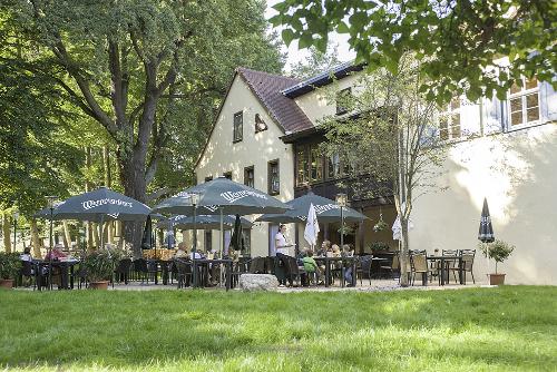 Biergarten im Hotelpark
