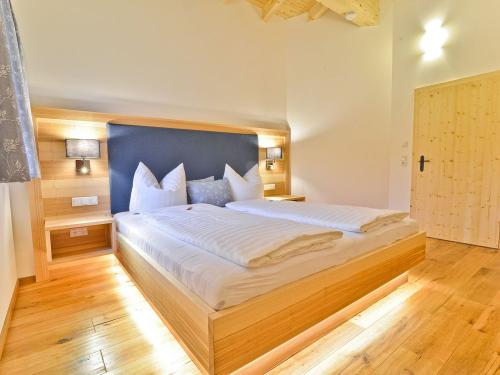 GerÃ umiges Schlafzimmer mit LÃ ftungsanlage