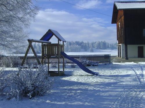 Schaukel im Schnee