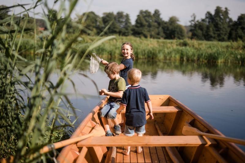 Spielen am Fluss