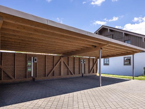 Carport mit E-Ladestationen 1 Carport mit E-Ladestationen 1