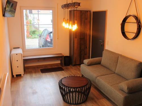 Ferienzimmer Gartenblick, Sofa,