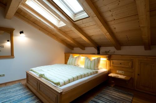 Schlafzimmer 2, FeWo Chiemseeblick