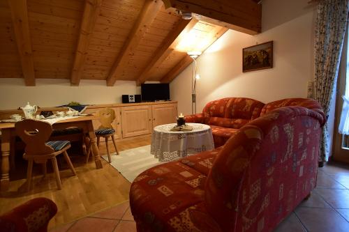 Wohn und Essbereich, Ferienwohnung Hochgern