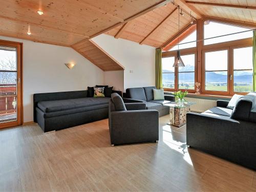 Berghof Kinker Roßhaupten Panoramablick Wohnzimmer Berghof Kinker Roßhaupten Panoramablick Wohnzimmer