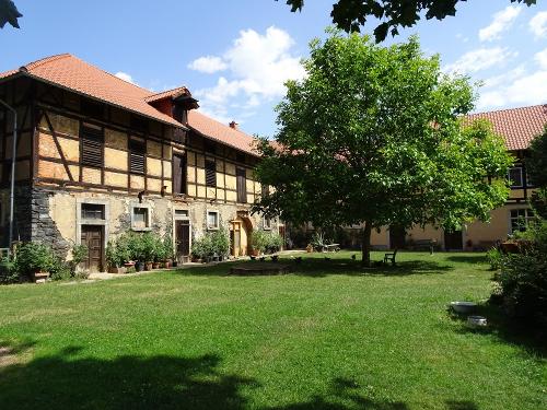 Innenhof mit Hühnern