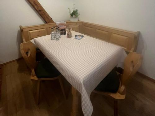 Essbereich Ferienwohnung Enzian