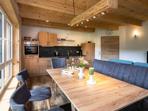 Wohnung02-Wohnzimmer01-2190