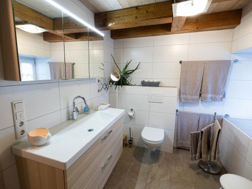 Ferienwohnung-OG-Badezimmer