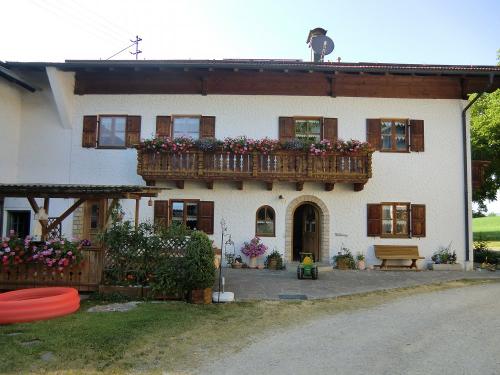Haupthaus mit Terasse