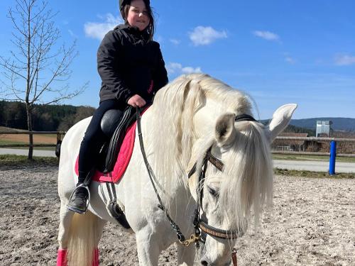 05cb2830-6b7b-468a-ab03-e85906ab904e