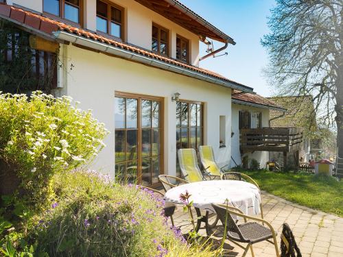Ferienwohnung mit eigener Terrasse
