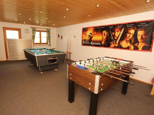 Spielraum mit Billard und Kicker