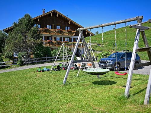 Spielplatz direkt am Haus Spielplatz direkt am Haus