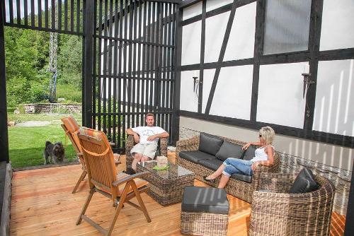 Überdachte Terrasse und Wintergarten