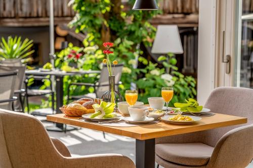 Frühstück im Wintergarten