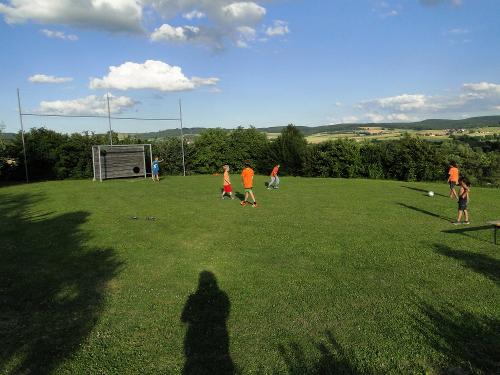 Spielplatz mit Torwand