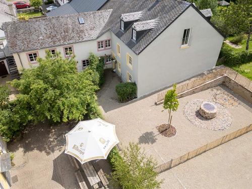 Innenhof mit Brunnen auf dem Nengshof in Wißmannsdorf