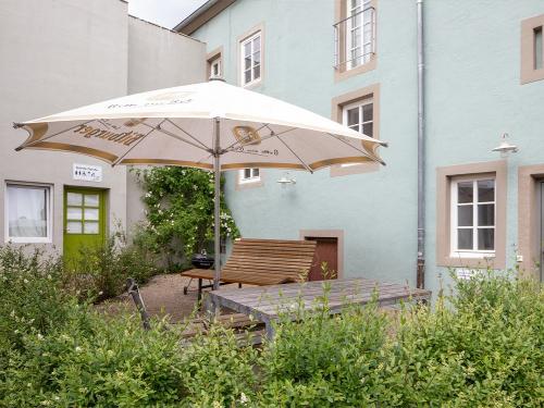 Gemütliche Sitzecke im Innenhof auf dem Nengshof in Wißmannsdorf