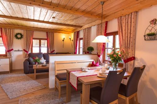 Ferienwohnung Almstueberl
