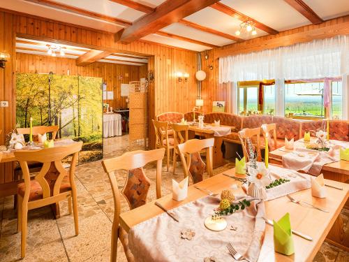 Gastraum im Waldgasthof Hainich Haus