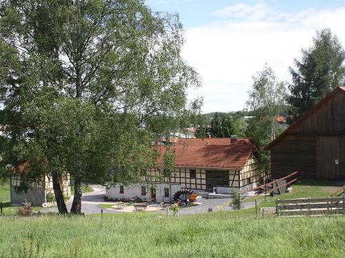 Blick auf Wassermühle Knau