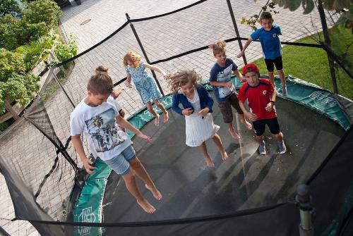 berghammer-gmund-kindertrampolin-1
