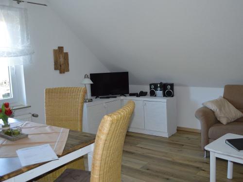 Wohnraum WG42 neu