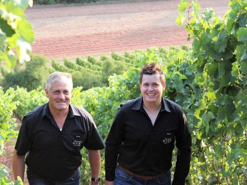 Winzer im Weinberg