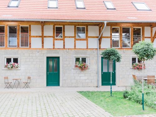 Hellbachhof Hofansicht neu