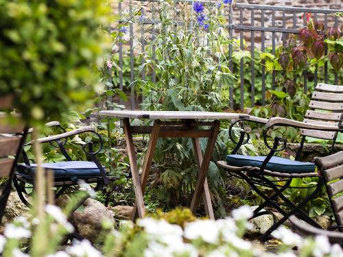 Garten im Springiersbacher Hof an der Mosel