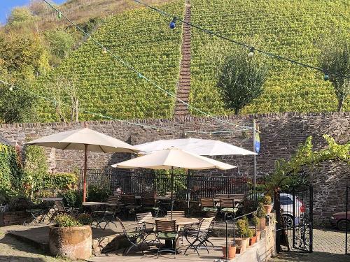 Terrasse im Springiersbacher Hof an der Mosel