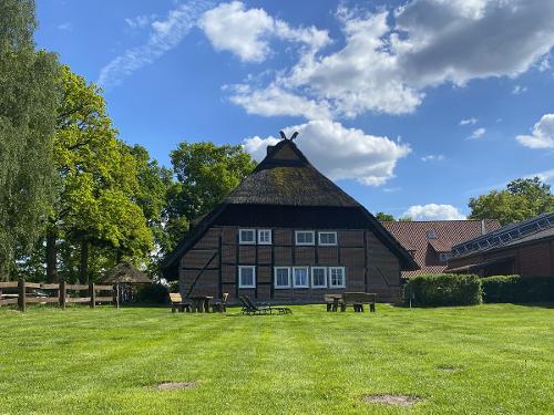 Rustikales Ferienhaus mitten im Grünen Rustikales Ferienhaus mitten im Grünen