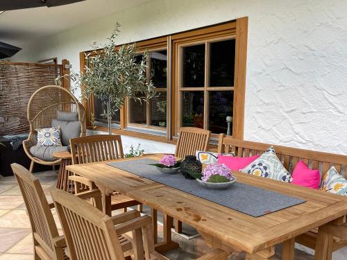 Gemeinschaftsterasse auf der Südseite Gemeinschaftsterasse auf der Südseite