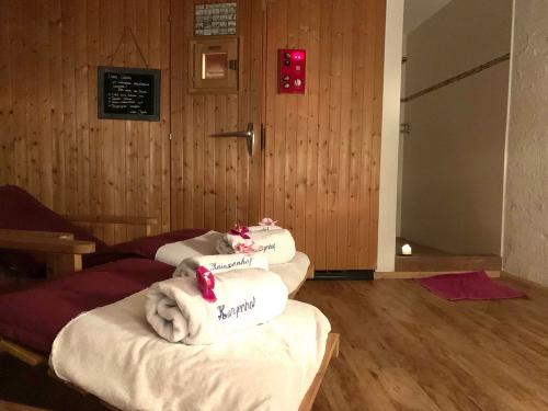 Sauna mit Ruheliegen Sauna mit Ruheliegen
