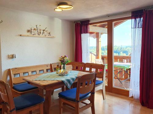 Wohnung Gipfelstürmer - Essecke mit Ausblick