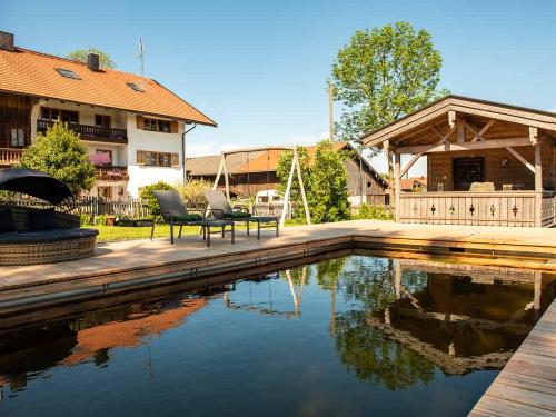 unser beheizter Natur-Holzpool