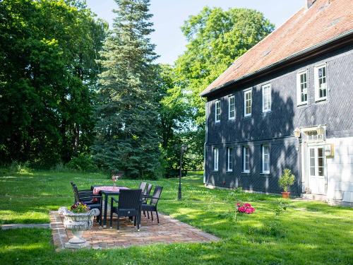 Garten mit Sitzmöglichkeiten & Grill