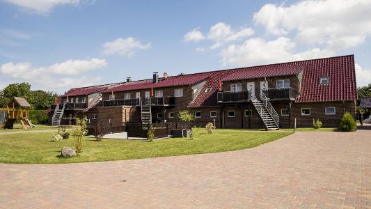 Ferienwohnungen mit Terrasse und Spielplatz