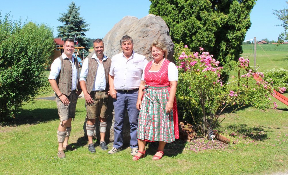 poolbereichmitpoolhaus