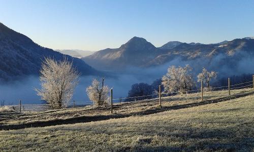 Blick auf die umliegenden Berge