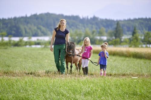 wastleicherhof_mit-dem-pony-zum-see